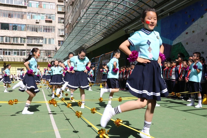 员也谈及冯