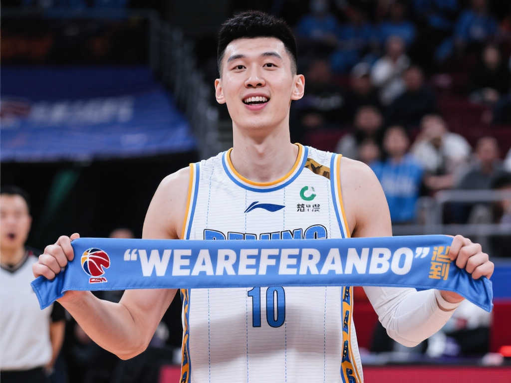 梅开二度+读秒绝杀！官方：拉菲尼亚当选巴萨5-4.